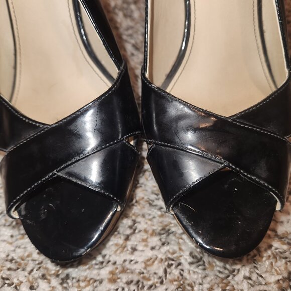 GUESS BRAND Black Patent Leather Peep Toe Stiletto Ankle Strap  sz 8.5 - Picture 3 of 13